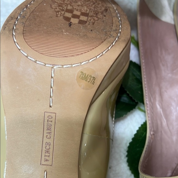 Vince Camuto Tan Heels Classic Pumps - Picture 6 of 16